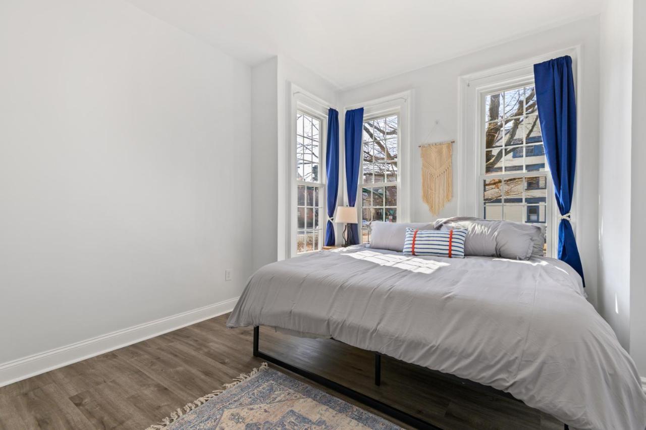 Casa Soleada In East Rock Near Dt And Yale Som With Free Parking And King Bed Apartment New Haven Exterior foto